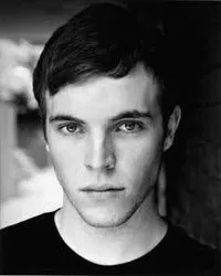 영화배우인 톰 휴즈의 대표 이미지
