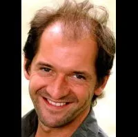 영화배우인 스테판 드 그루드의 대표 이미지