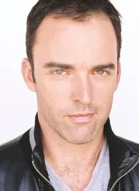 배우인 펠릭스 윌리엄슨의 대표 이미지