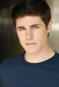 배우인 마크 센터의 대표 이미지