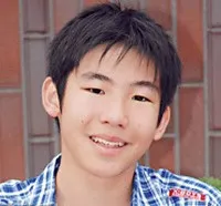 배우인 모치마루 카가의 대표 이미지