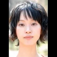 배우인 사에키 카나하의 대표 이미지