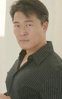 배우, 제작/기획, 감독, 각본인 칠 콩의 대표 이미지