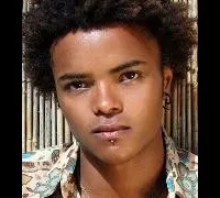 영화배우인 에카 다빌의 대표 이미지