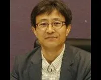 영화제작자, 대학교수인 최윤의 대표 이미지