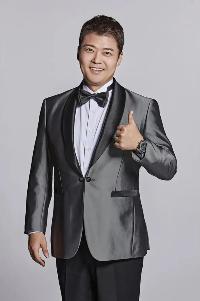 MC, (전직)아나운서인 전현무의 대표 이미지