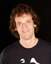 배우인 에두 소토의 대표 이미지