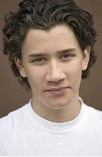 배우, 감독, 각본인 세르게이 모야의 대표 이미지