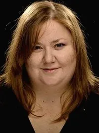 배우인 이트지아르 카스트로의 대표 이미지