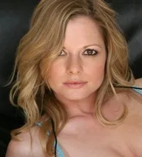 배우인 타라 케터레르의 대표 이미지