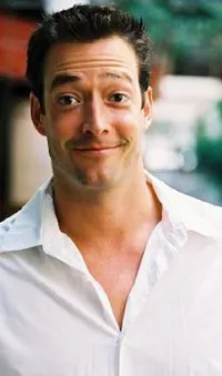 배우인 샤논 왓슨의 대표 이미지