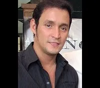 배우인 에밀리오 가르시아의 대표 이미지