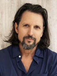 영화배우인 자이 코트래의 대표 이미지