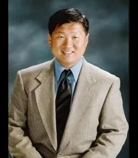 배우인 존 H. 송의 대표 이미지