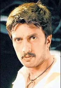 영화배우인 수디프의 대표 이미지