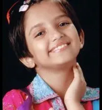 배우인 아사스 칸나의 대표 이미지