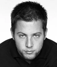 배우, 감독, 각본인 루이스 아리에타의 대표 이미지