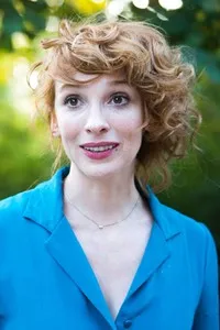 영화배우인 비카 케레케스의 대표 이미지