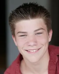 영화배우인 닉 크라우스의 대표 이미지