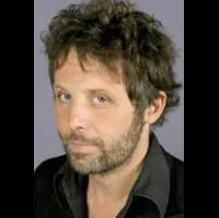 배우인 스테판 기용의 대표 이미지