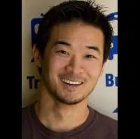 배우인 아놀드 천의 대표 이미지