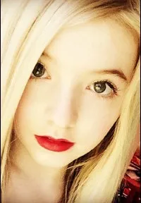 배우인 클로이 가이머의 대표 이미지