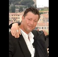 배우인 미카엘 토마스의 대표 이미지