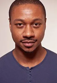 영화배우인 너새니얼 마텔로-화이트의 대표 이미지