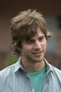 영화배우인 크리스토퍼 터너의 대표 이미지