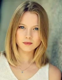 영화배우인 샬롯 버몬트의 대표 이미지