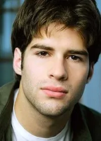 배우, 감독, 각본인 아셀 그로드만의 대표 이미지