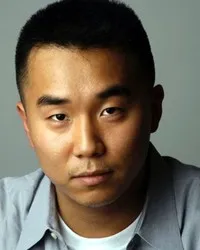 배우인 찰스 장의 대표 이미지