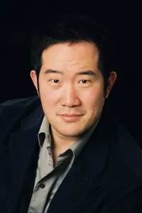 배우인 찰스 김의 대표 이미지