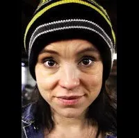 배우인 로 카우피의 대표 이미지