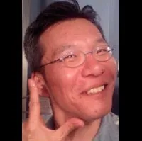 감독인 야나기사와야스히코의 대표 이미지