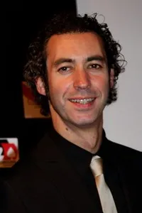 배우인 파올로 케시소글루의 대표 이미지