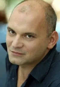 배우인 롤란드 라바의 대표 이미지