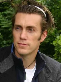 배우, 제작/기획인 로이드 톨킨의 대표 이미지
