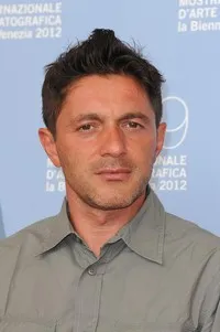 배우인 카르미네 파테르노스테르의 대표 이미지