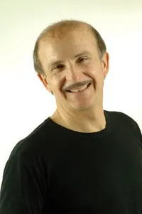 배우인 카를로 부치로쏘의 대표 이미지