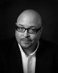 성우인 리처드 M 듀먼트의 대표 이미지