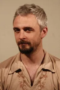 감독, 각본인 마이클 로의 대표 이미지