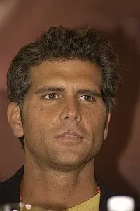 배우인 크리스찬 메이어의 대표 이미지