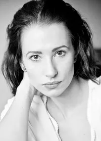 배우인 알렉산드라 포플라브스카의 대표 이미지