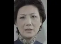 배우인 이위의 대표 이미지