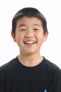 배우인 시모야마 아오이의 대표 이미지