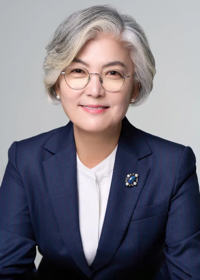 특수단체인, (전직)공무원인 강경화의 대표 이미지