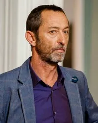 배우인 리오넬 뉴튼의 대표 이미지