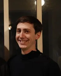 감독, 각본인 브루노 만교쿠의 대표 이미지