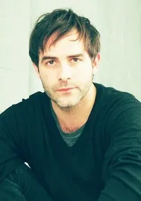 배우인 비트 마티의 대표 이미지